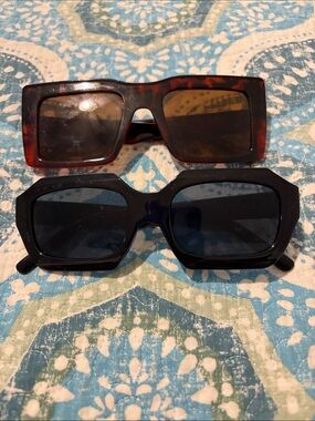 Fashion-Forward Women's Oversized Rectangle Sunglasses - Black & Tortoiseshell
